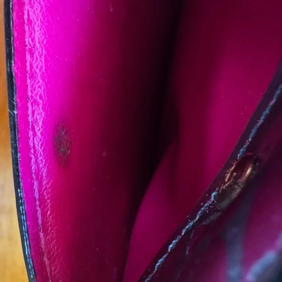 LOUIS VUITTON *Special Edition* Valentine’s 2020 release - Picture 6 of 9